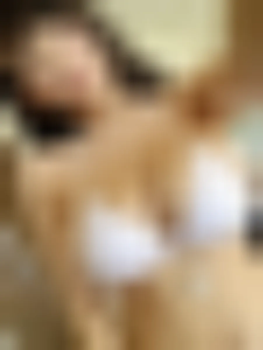 Assia, 23 ans — rencontre sexe à Saint-Jean-de-Monts