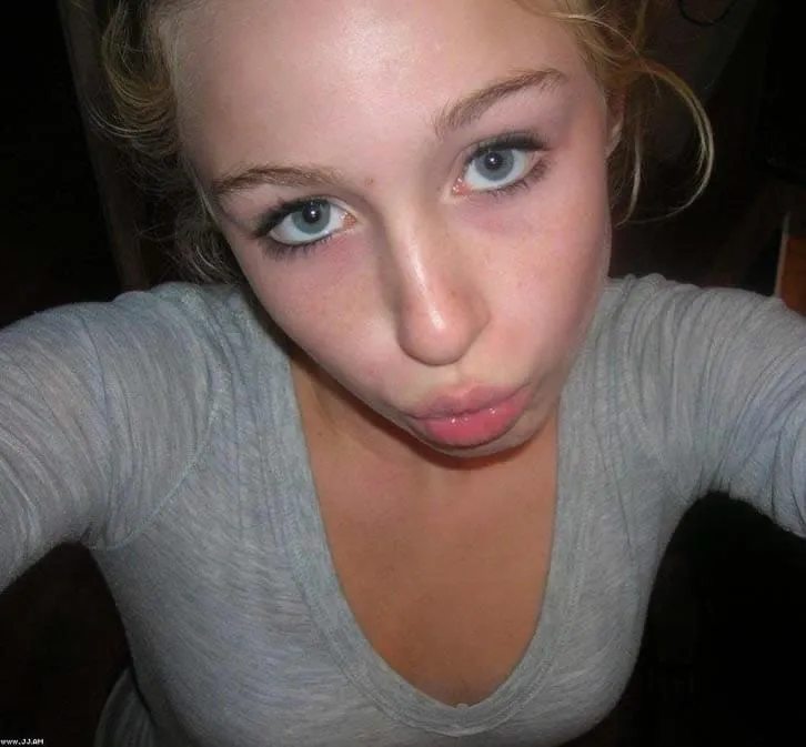 Amandine, 24 ans — rencontre sexe à Levallois-Perret