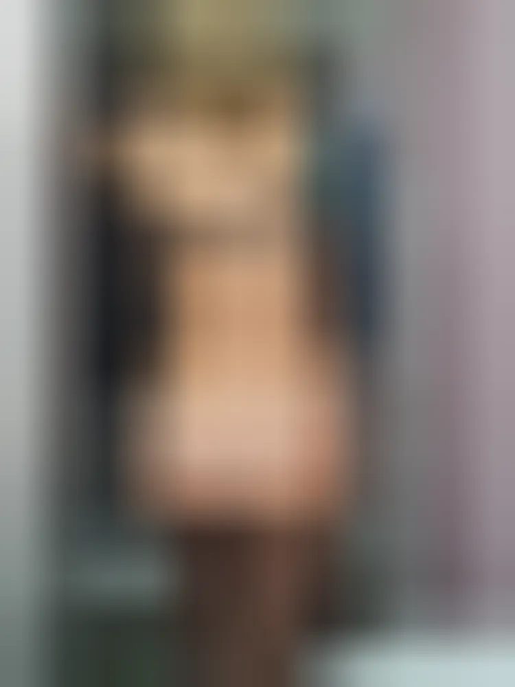 Naomi, 23 ans — rencontre sexe à Clichy