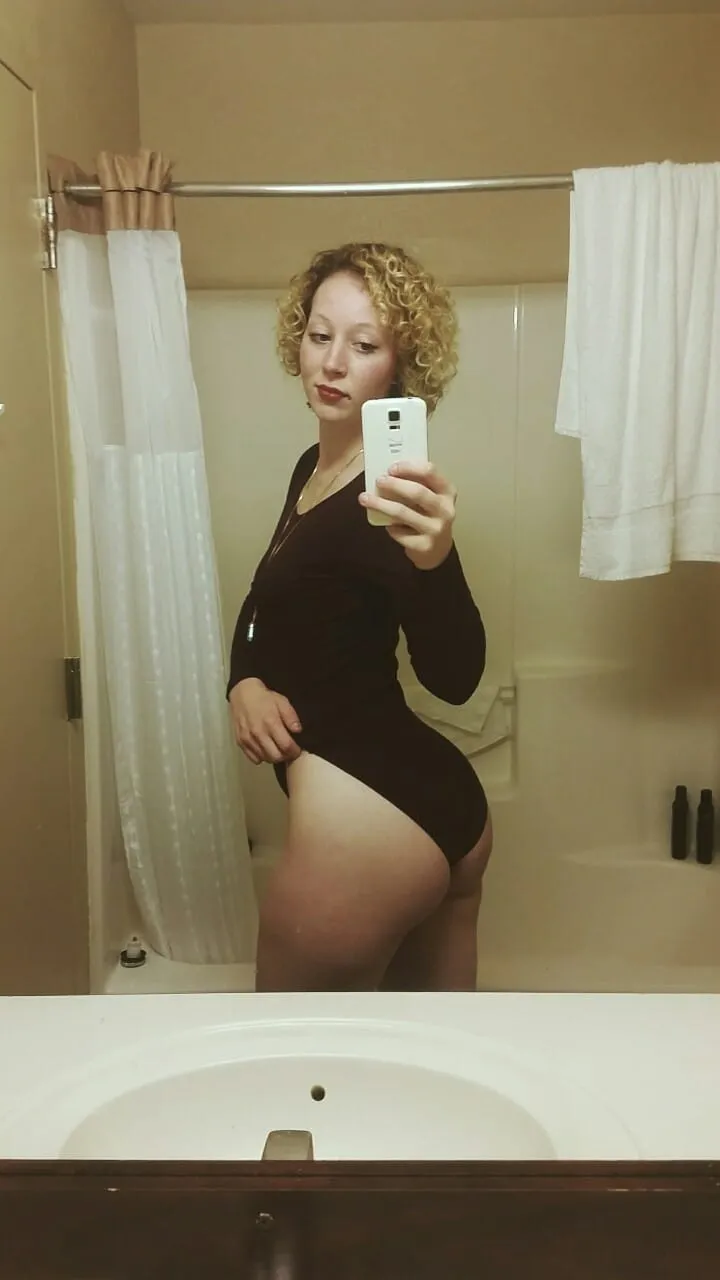 Roxane, 23 ans — rencontre sexe à Grand-Champ