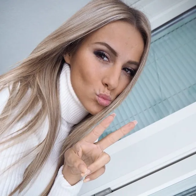 Coline, 22 ans — rencontre sexe à Lure