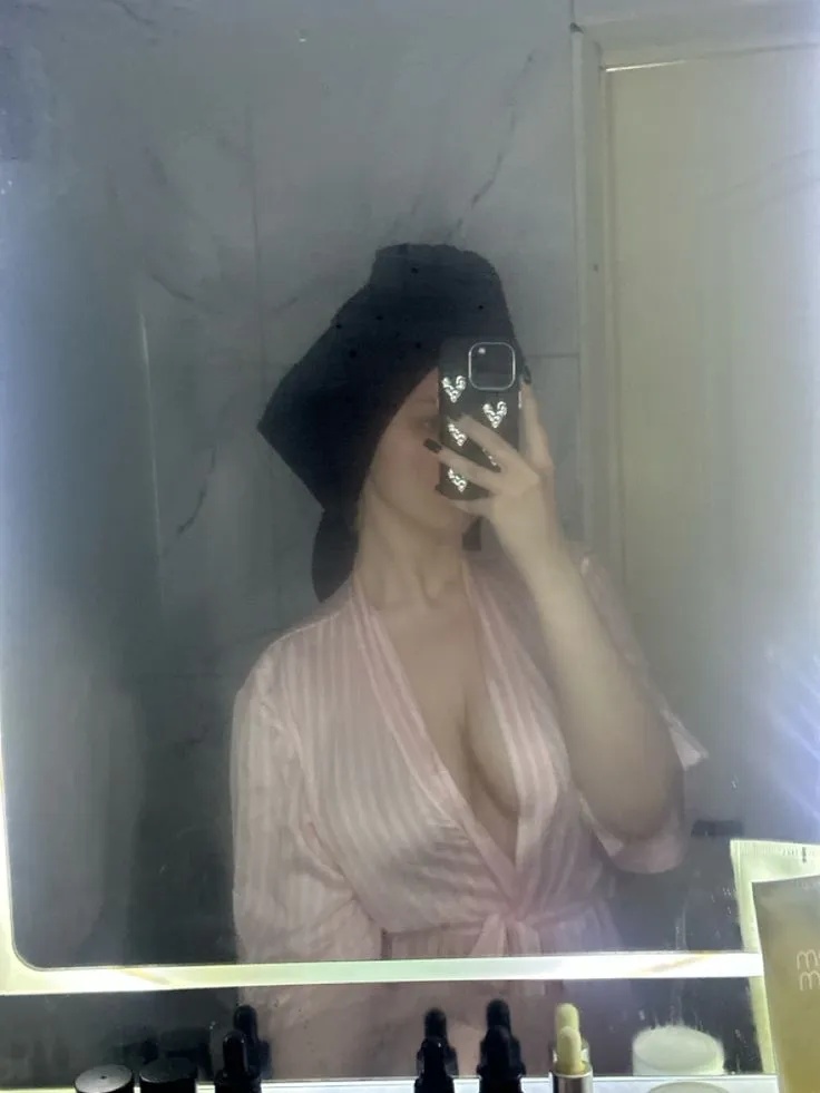 Anna, 23 ans — rencontre sexe à Fontenay-aux-Roses